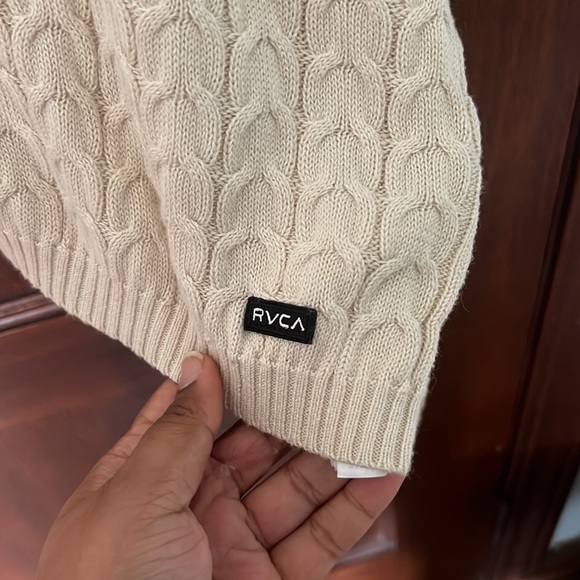 RVCA Soft Cable Cropped Sweater NWOT - Picture 6 of 7